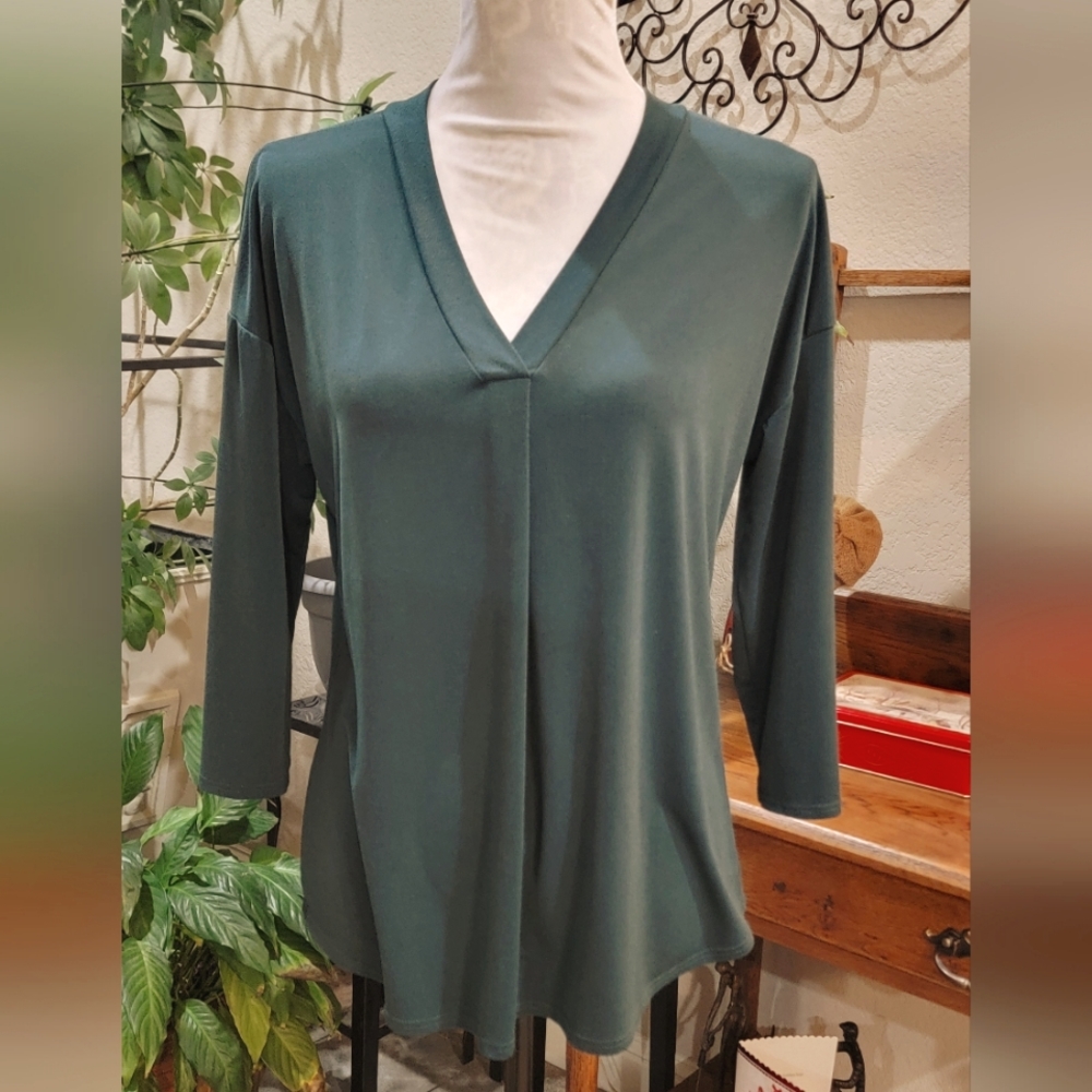 Nouvida V-neck Blouse, hunter green